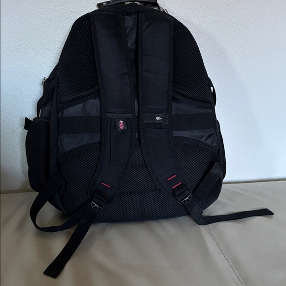 NWT Shrradoo Travel Backpack Black - Picture 2 of 7